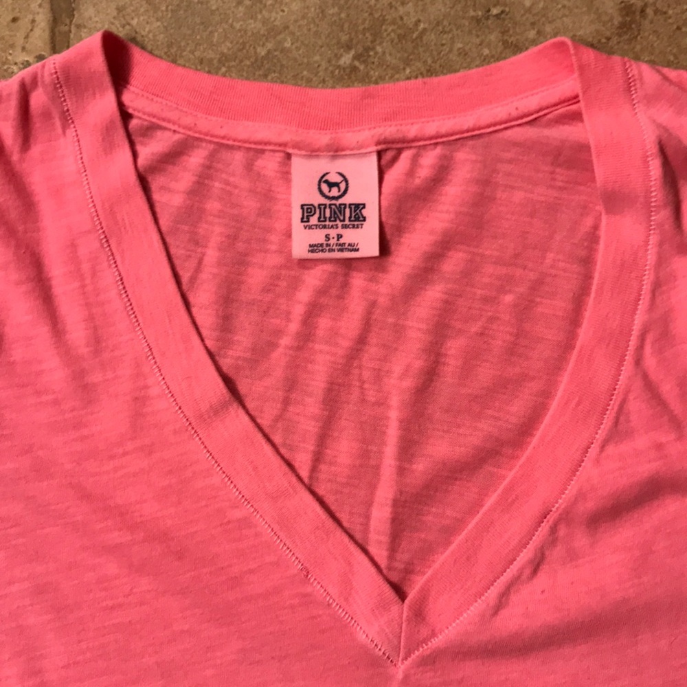 vs tee - hot pink